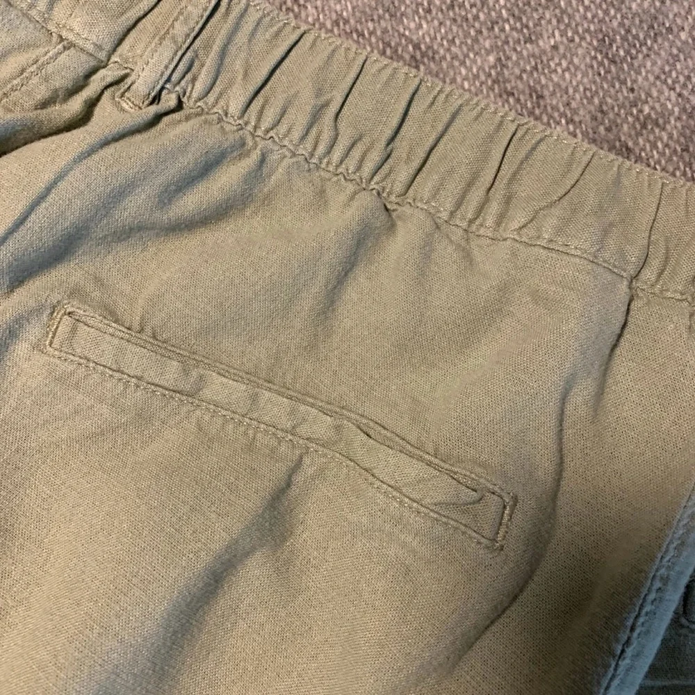 H&M Women's Shorts High Waist Linen Blend Light Green XL